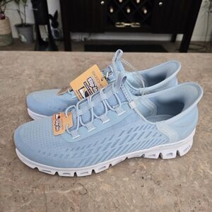 Women's SkechersGlide-Step Tranquility Slip-Ins Sneakers .    Size 7.5